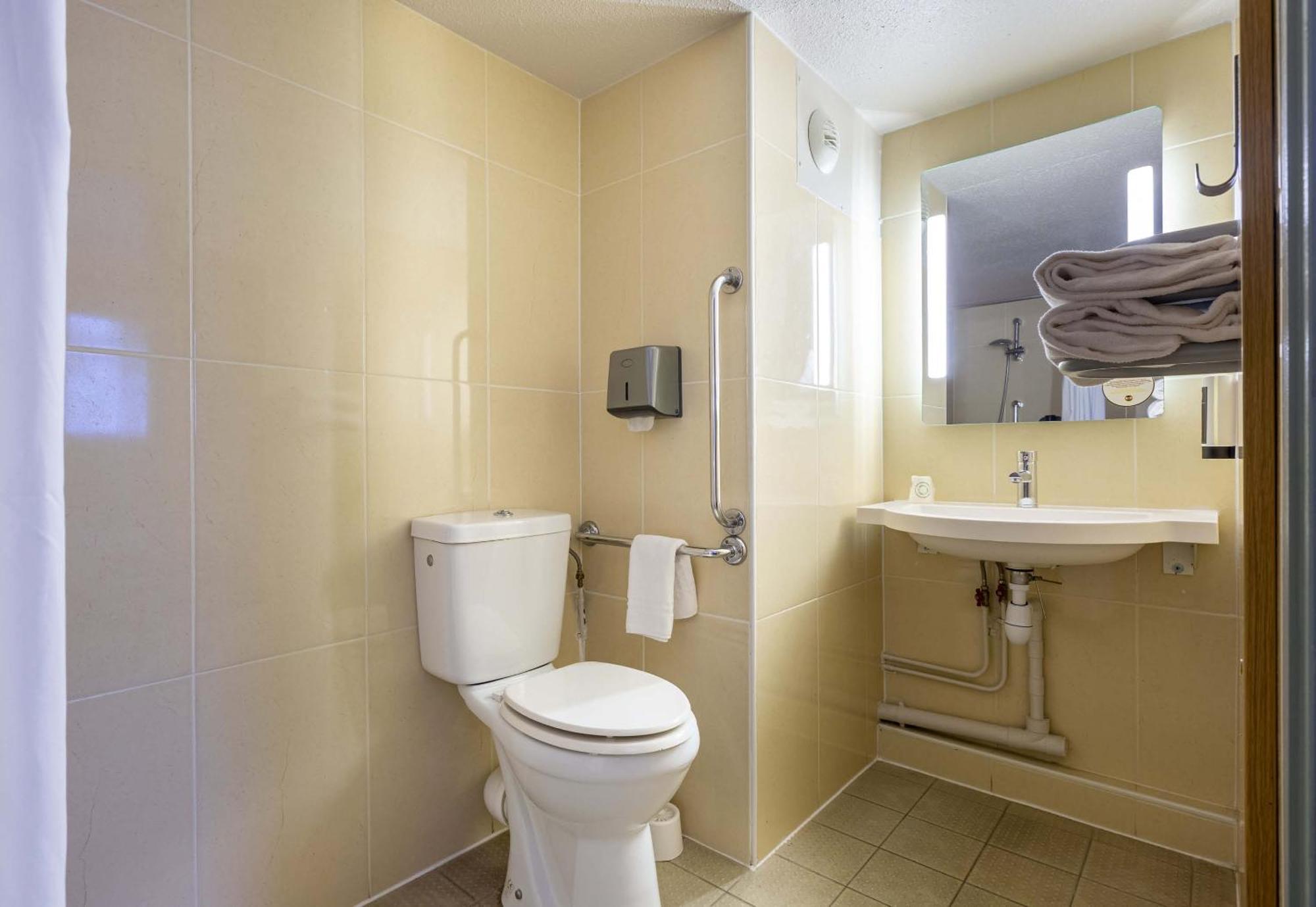 B&B Hotel Chartres Le Forum Le Coudray Εξωτερικό φωτογραφία