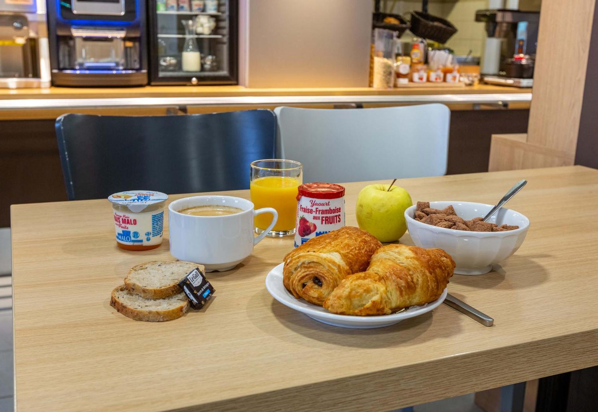B&B Hotel Chartres Le Forum Le Coudray Εξωτερικό φωτογραφία
