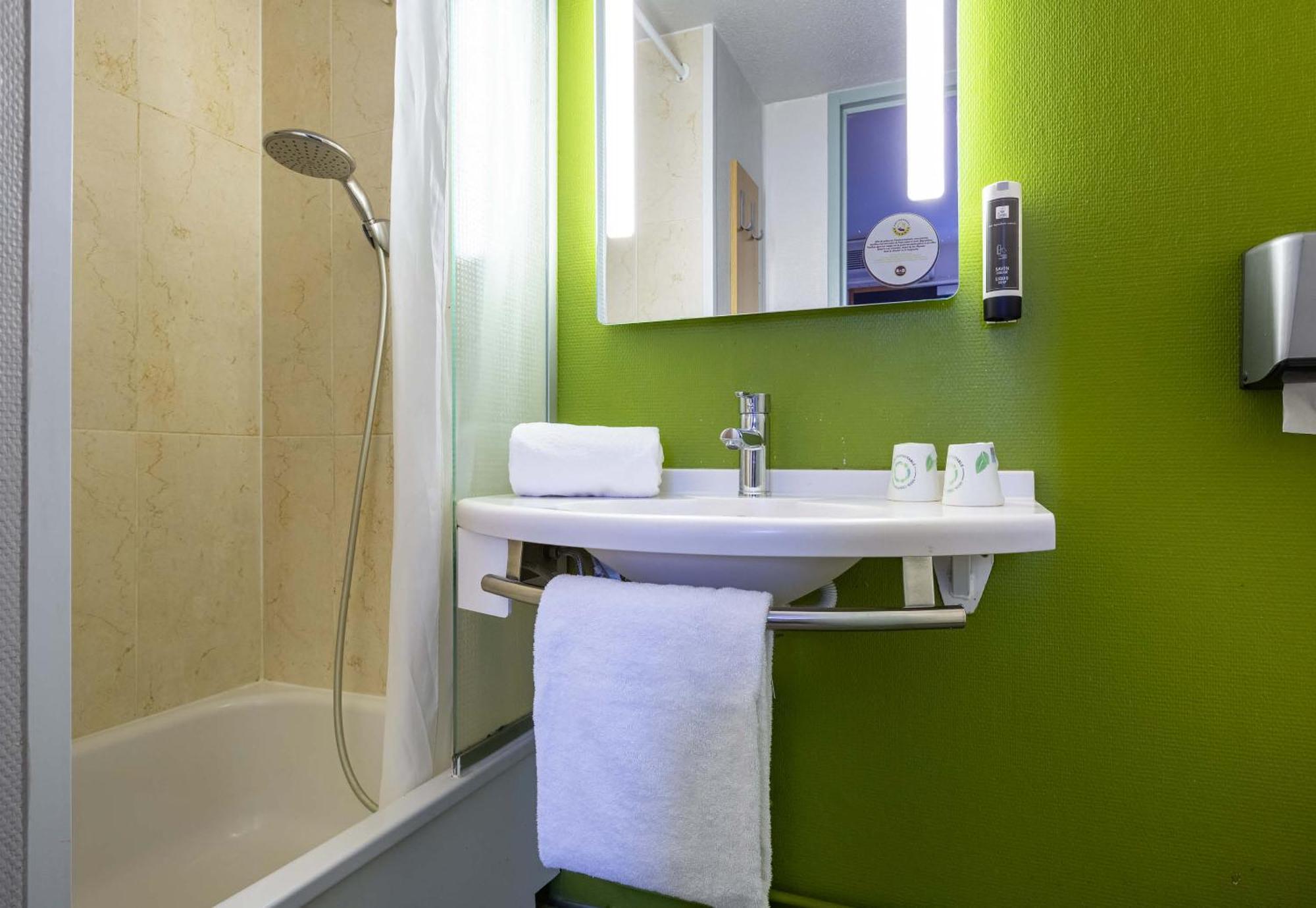 B&B Hotel Chartres Le Forum Le Coudray Εξωτερικό φωτογραφία